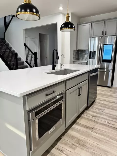 Kitchen - 900 Treeline Dr, Algonquin, IL 60102 photo 5 of 6