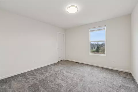 Bedroom - 900 Treeline Dr, Algonquin, IL 60102 photo 4 of 4