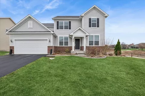 900 Treeline Dr, Algonquin, IL 60102