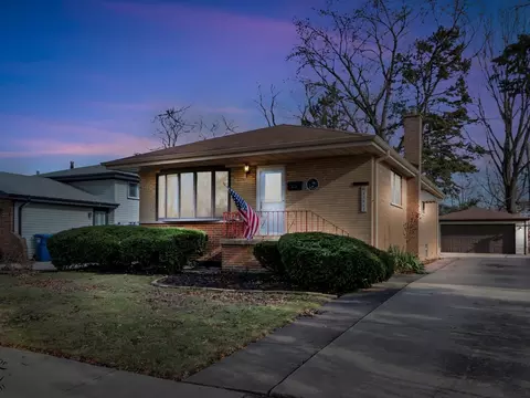 15043 Tripp Ave, Midlothian, IL 60445