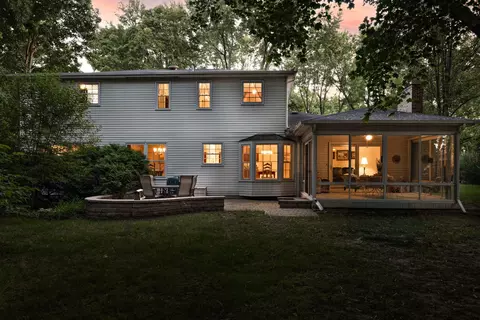 2 S501 Seneca Dr, Wheaton, IL 60189 photo 2
