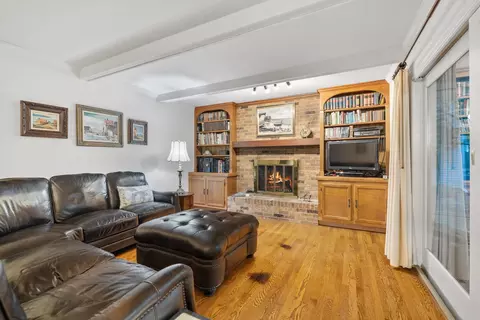 2 S501 Seneca Dr, Wheaton, IL 60189 photo 9