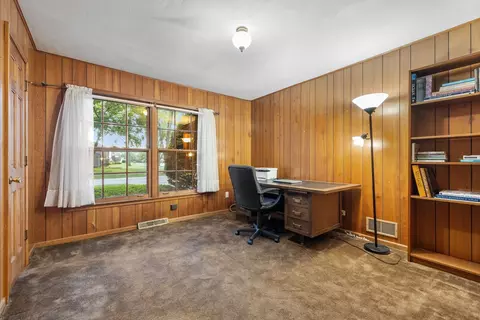 2 S501 Seneca Dr, Wheaton, IL 60189 photo 13