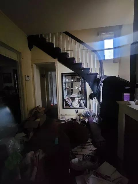 9226 S Phillips Ave, Chicago, IL 60617 photo 5