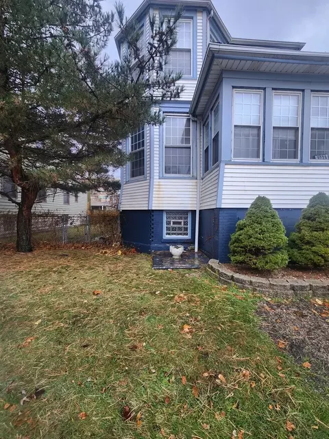 9226 S Phillips Ave, Chicago, IL 60617 photo 12