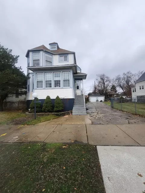 9226 S Phillips Ave, Chicago, IL 60617