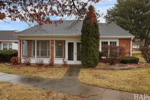 7205 Hastings Cir #330, Fox Lake, IL 60020