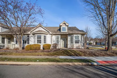 12127 White Tail Ln, Huntley, IL 60142