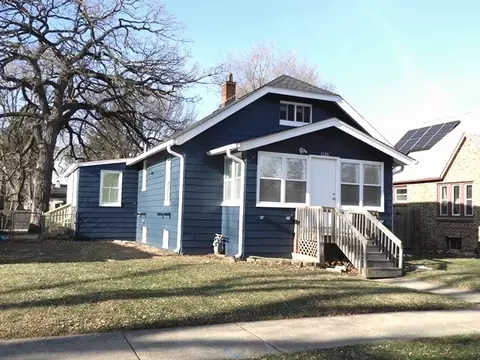 1126 N Ash St, Waukegan, IL 60085