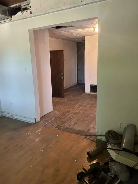 Entry Way - 1114 W Polk St, Chicago, IL 60607 photo 1 of 1