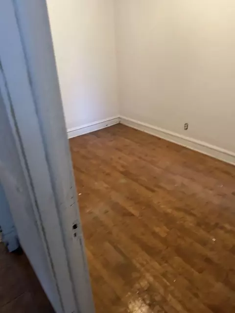 Bedroom - 1114 W Polk St, Chicago, IL 60607 photo 1 of 5