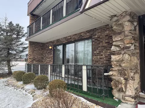 11101 O Gorman Dr #21A, Palos Hills, IL 60465