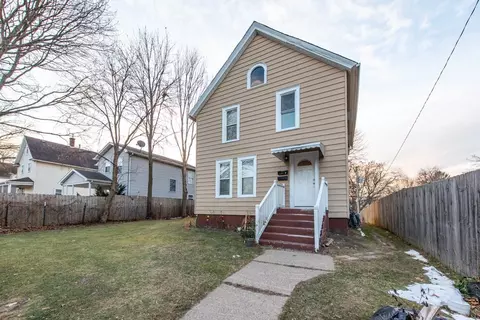 920 Adams St, Waukegan, IL 60085