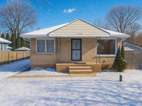 37684 N Sheridan Rd, Beach Park, IL 60087