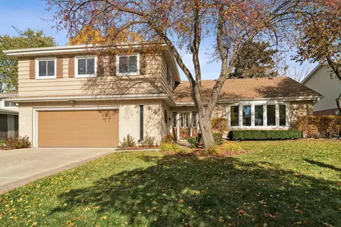 214 E Ivy Ln, Arlington Heights, IL 60004