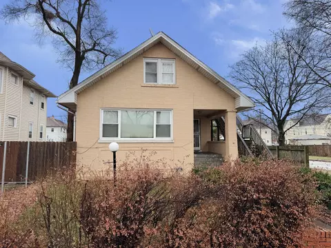 245 S 14th Ave, Maywood, IL 60153
