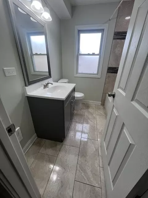 Bath - 937 E 84th Pl, Chicago, IL 60619 photo 9 of 9