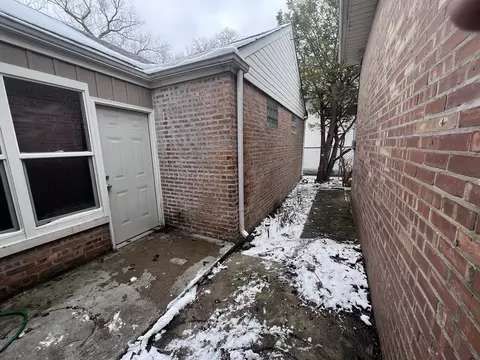 Exterior - 937 E 84th Pl, Chicago, IL 60619 photo 17 of 20