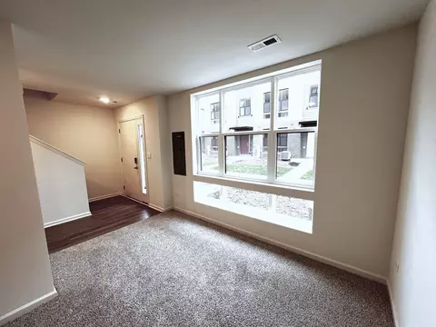 Living - 375 Summit Cir, Lombard, IL 60148 photo 4 of 6