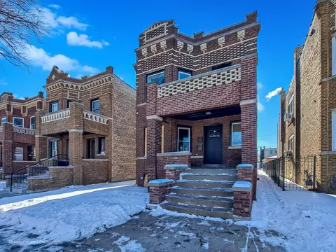 4941 W Iowa St, Chicago, IL 60651