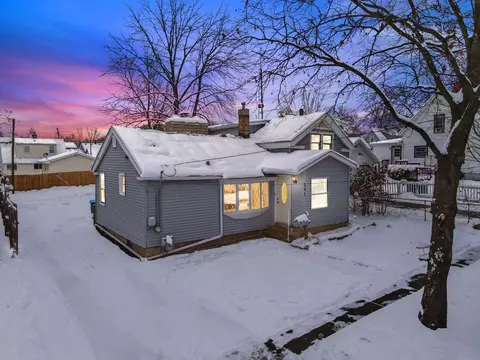 541 Charles St, Aurora, IL 60506