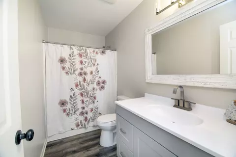 Bath - 1420 E Cap Cir, Bourbonnais, IL 60914 photo 2 of 6