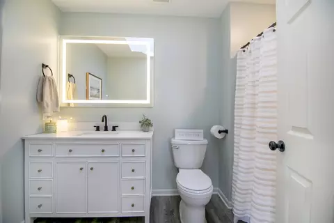 Bath - 1420 E Cap Cir, Bourbonnais, IL 60914 photo 3 of 6