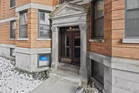 667 W Barry Ave #3N, Chicago, IL 60657