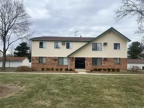 8320 Oak Leaf Dr #1302, Woodridge, IL 60517