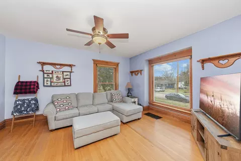 Living - 410 W Reader St, Elburn, IL 60119 photo 2 of 2