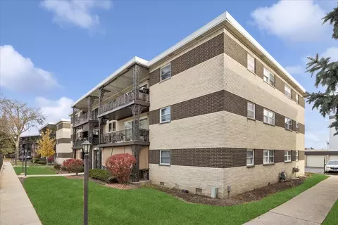 935 S 8th Ave #5, La Grange, IL 60525