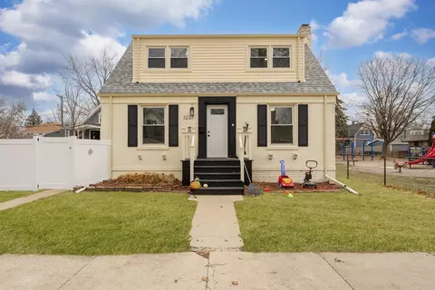 3227 Harrison Ave, Brookfield, IL 60513