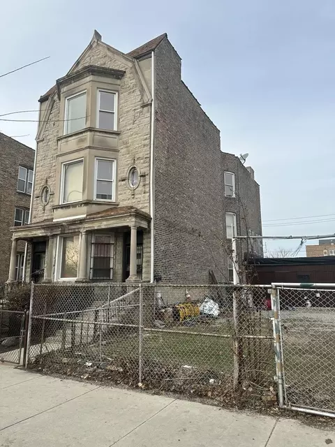 Undisclosed, Chicago, IL 60612 photo 2