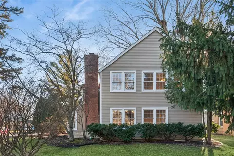 Exterior - 100 Williamsburg Rd, Evanston, IL 60203 photo 3 of 6