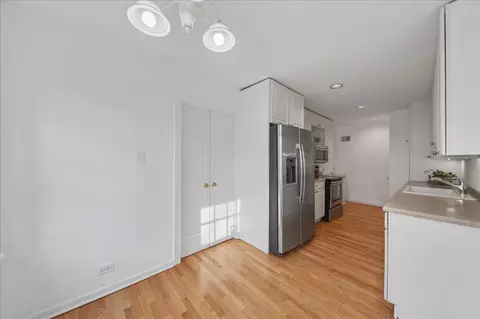 Kitchen - 100 Williamsburg Rd, Evanston, IL 60203 photo 1 of 2