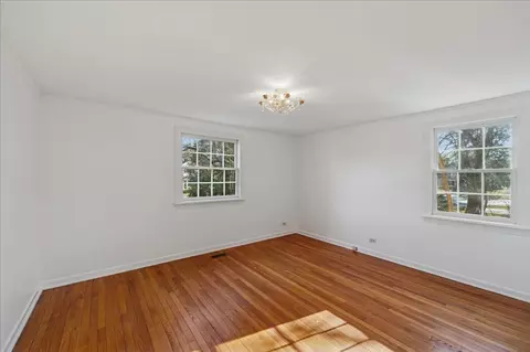 Bedroom - 100 Williamsburg Rd, Evanston, IL 60203 photo 3 of 3