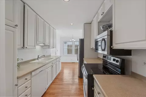 Kitchen - 100 Williamsburg Rd, Evanston, IL 60203 photo 2 of 2