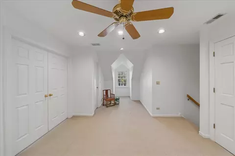 Entry Way - 100 Williamsburg Rd, Evanston, IL 60203 photo 2 of 2