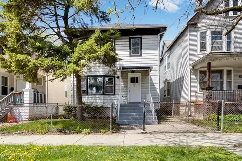 10722 S Prairie Ave, Chicago, IL 60628
