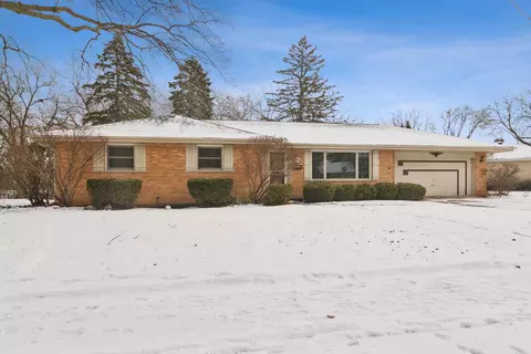 441 N Macarthur Dr, Palatine, IL 60074