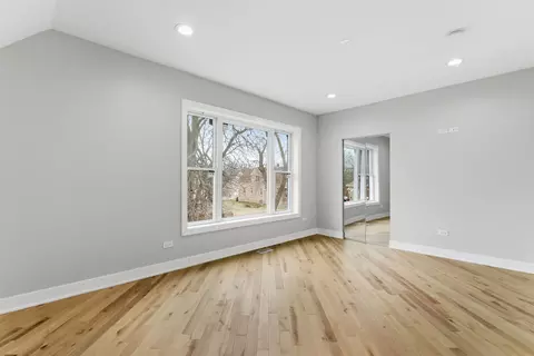 Living - 9410 S Champlain Ave, Chicago, IL 60619 photo 6 of 7