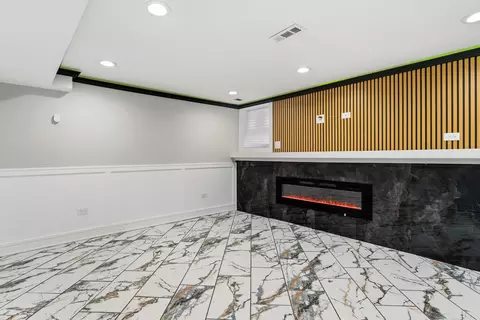 Living - 9410 S Champlain Ave, Chicago, IL 60619 photo 5 of 7
