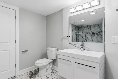 Bath - 9410 S Champlain Ave, Chicago, IL 60619 photo 2 of 5