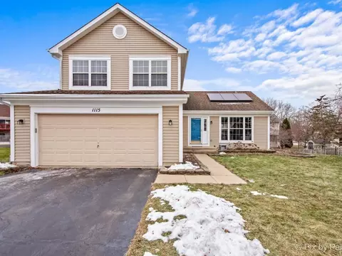 1115 Apple Hill Ct, Elgin, IL 60120
