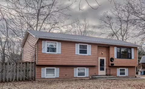 4149 W Oglesby Ave, Gurnee, IL 60031