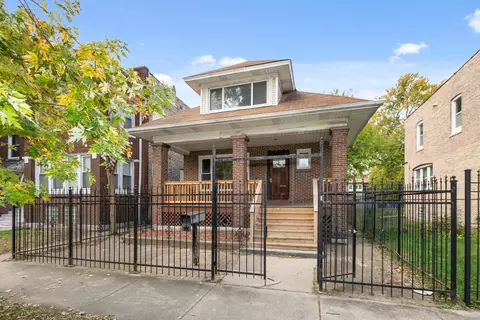 6818 S Harper Ave, Chicago, IL 60637