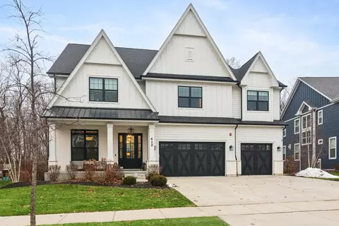 412 Woodland Chase Ln, Vernon Hills, IL 60061