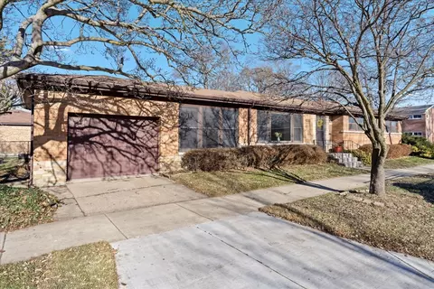 3404 Crain St, Skokie, IL 60076