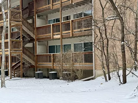 5880 Forest View Rd #A, Lisle, IL 60532
