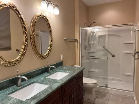 Bath - 847 Cascade Falls Dr, Elgin, IL 60124 photo 1 of 2
